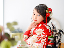 7歳女の子の七五三におすすめの髪型サイドシニヨン