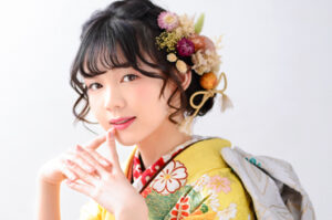 成人式の髪型ふわふわ編み込みツインお団子ヘア